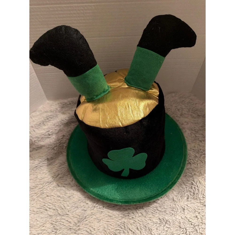 Hans GO! St Patricks Day Leprechaun Legs Top Hat Green Black Gold HTP182442